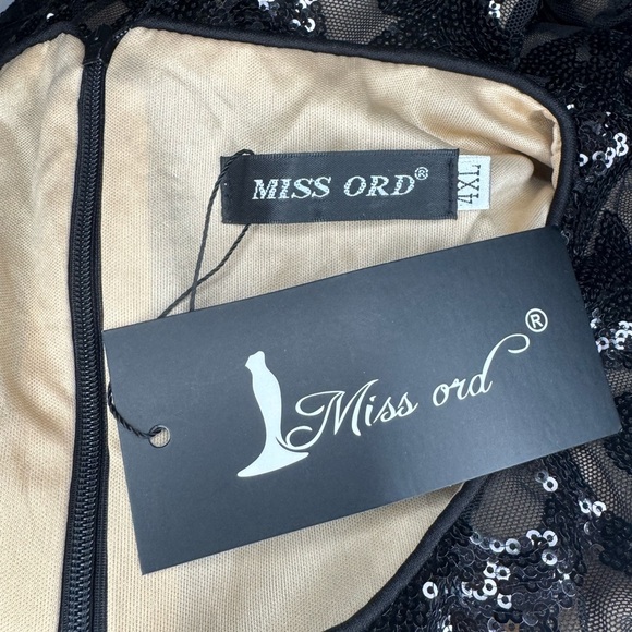 Miss Ord Elegant Black Sequin Evening Gown - Picture 13 of 13